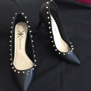 Kardashian Collection Pumps